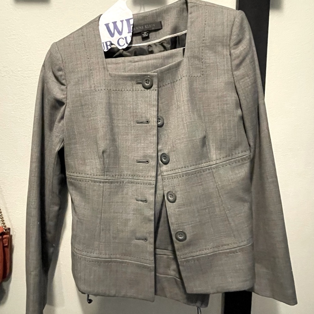 Anne Klein 2 pc pant suit